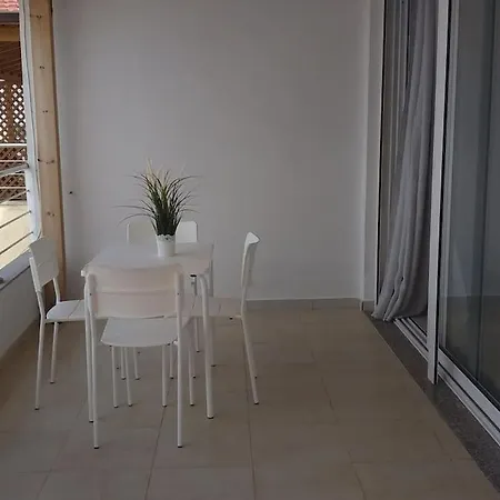 Summer Close To The - Ares 3 Apartment