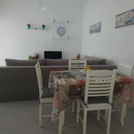 Summer Close To The - Ares 3 * Sarandë