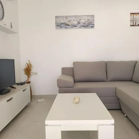 Summer Close To The - Ares 3 * Sarandë